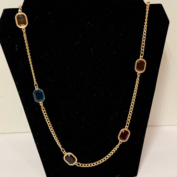 VINTAGE NECKLACE GOLD TONE CHAIN MULTI COLOR RED PURPLE GREEN FACETED GLASS 28” - Picture 3 of 9